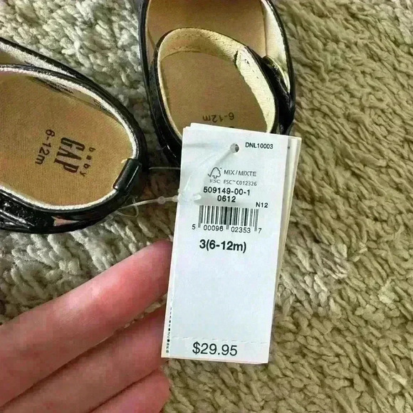 Lot of Baby Gap Girl Shoes 6-12 months - Picture 3 of 8